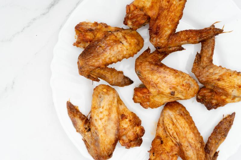 Ailes de volailles sauce aux morilles - Photo de Marco Verch Professional Photographer - 101Pairing.com