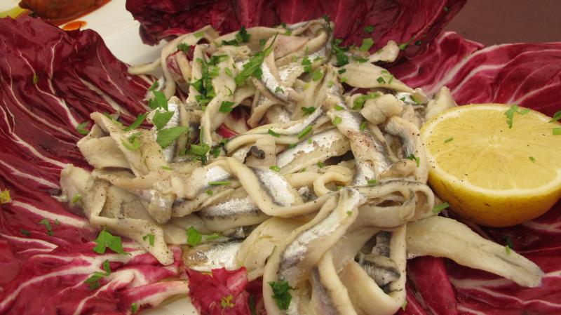 Anchois frais marinés au vin blanc - Photo de judywitts - 101Pairing.com