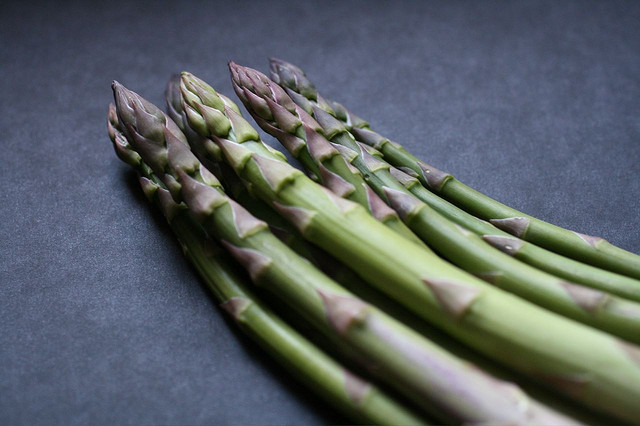Asperges vertes à la vapeur - Photo de Skånska Matupplevelser - 101Pairing.com