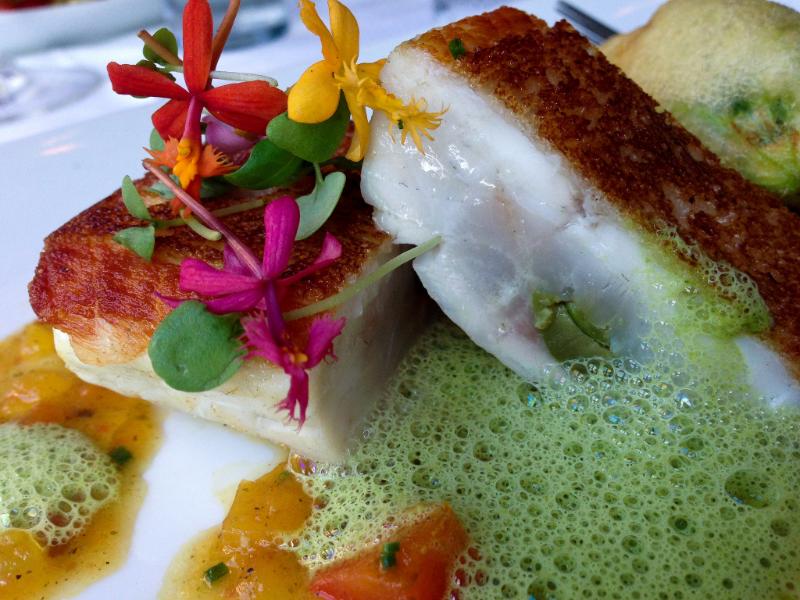 Bar en croûte à l&rsquo;estragon - Photo de Dale Cruse - 101Pairing.com