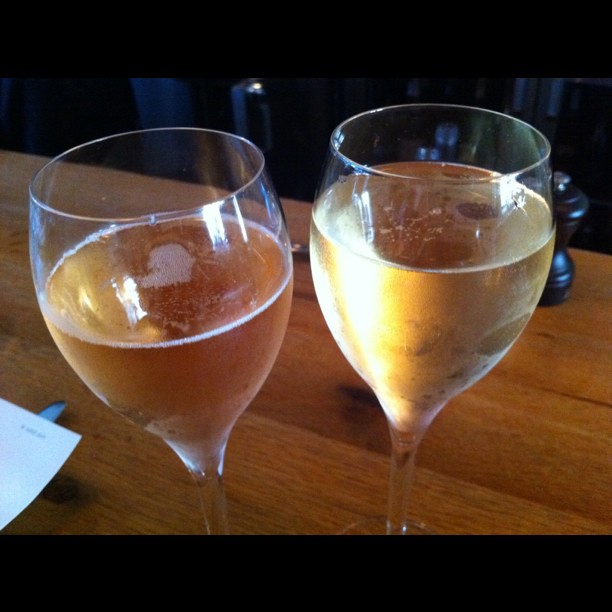 Crémant d’Alsace Blanc de blancs Brut - Vins effervescents blancs - Photo de Erin Stevenson O'Connor - 101Pairing.com