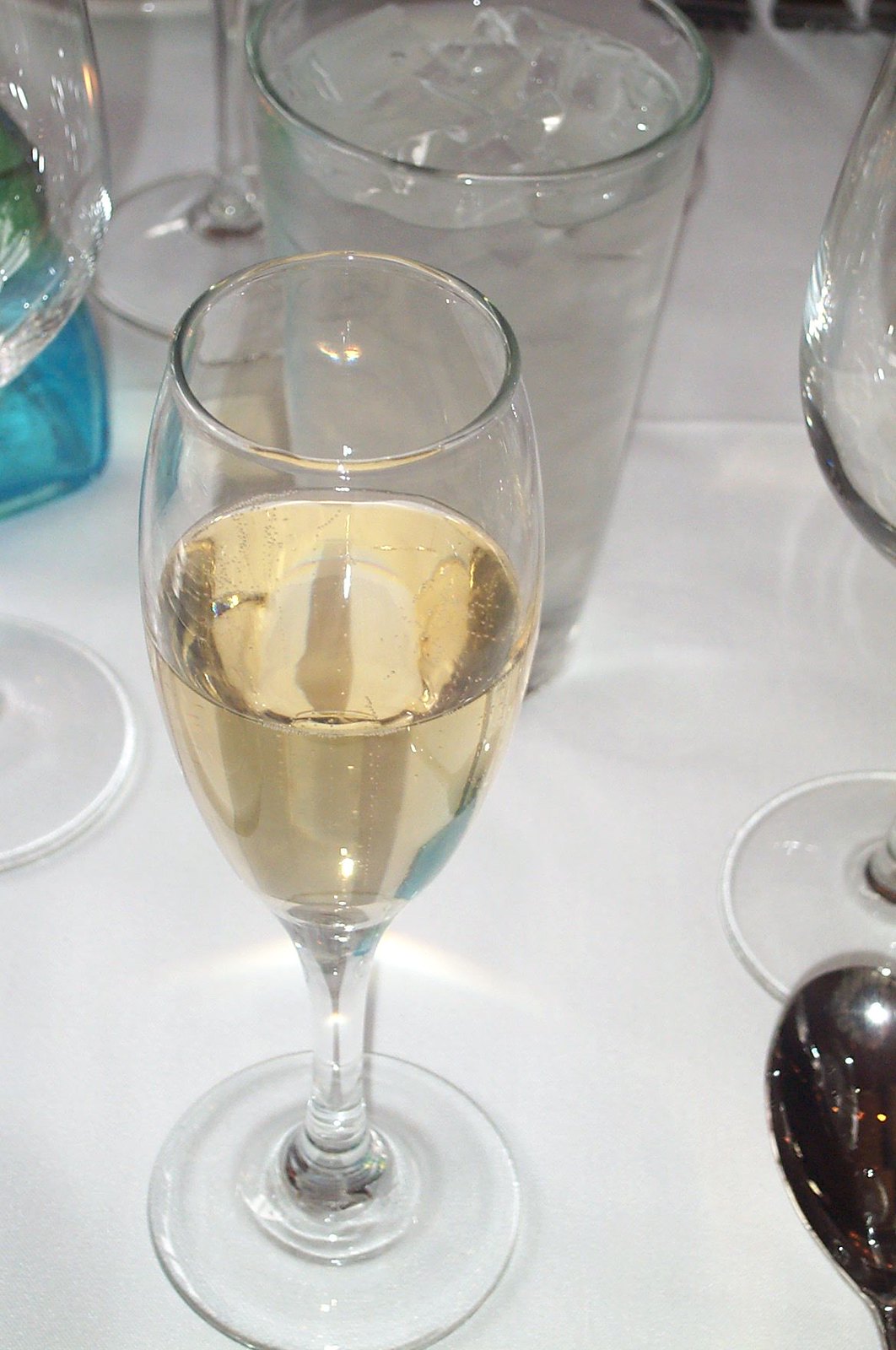 Vin de Savoie Mousseux Blanc Demi-sec - Vins effervescents blancs - Photo de stu_spivack - 101Pairing.com