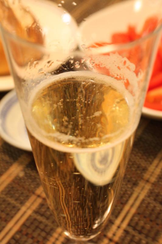 Crémant d’Alsace Blanc de blancs Sec - Vins effervescents blancs - Photo de Naotake Murayama - 101Pairing.com