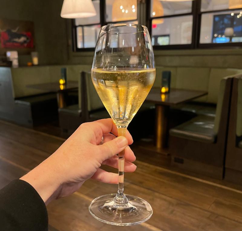 Champagne Grand cru Oger Blanc de blancs Extra-brut - Vins effervescents blancs - Photo de Sarah Stierch - 101Pairing.com