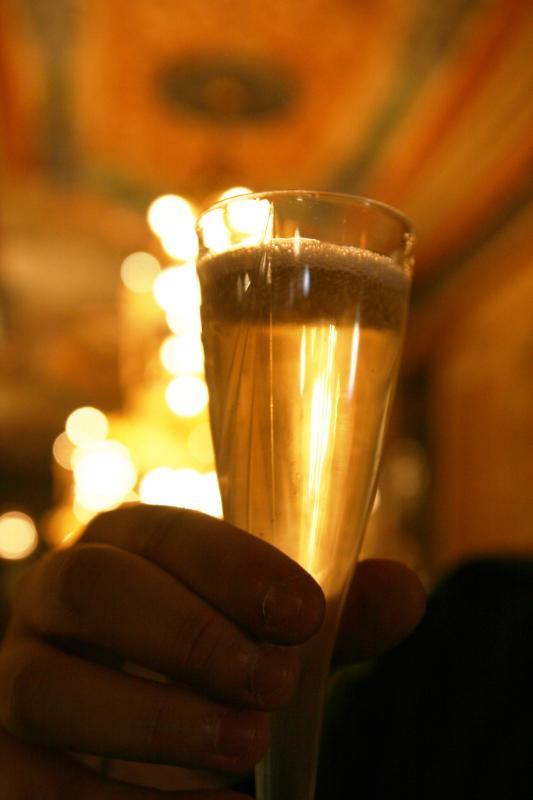 Champagne Blanc Demi-sec Millésimé - Vins effervescents blancs - Photo de Quinn Dombrowski - 101Pairing.com