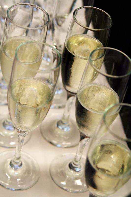 Vin de Savoie Pétillant Blanc Extra-sec - Vins effervescents blancs - Photo de Quinn Dombrowski - 101Pairing.com