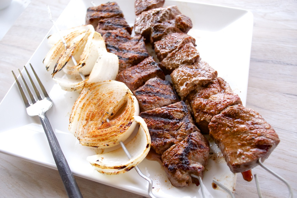 Brochettes de bœuf - Photo de Caboose Spice & Company - 101Pairing.com