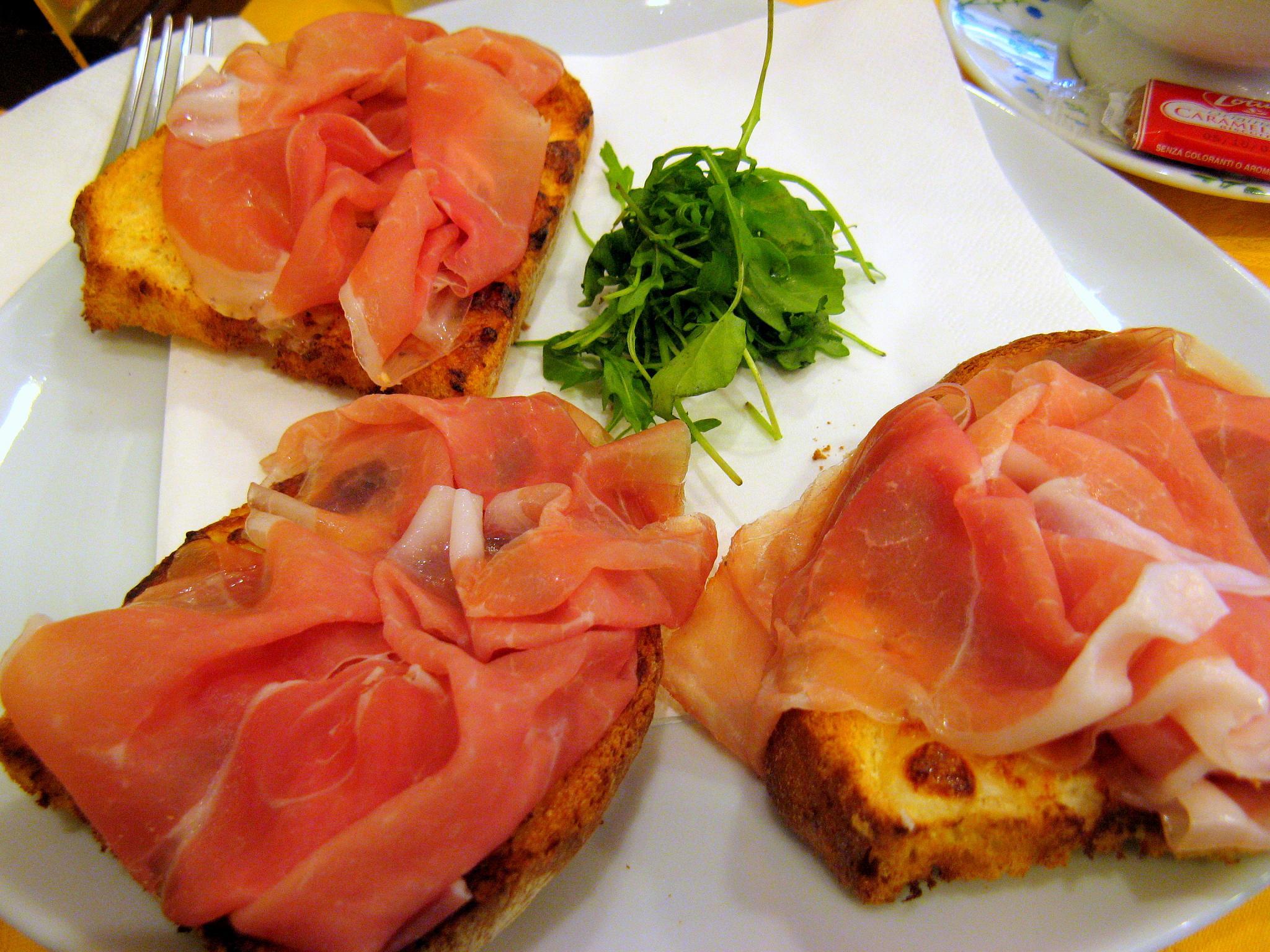 Bruschetta au jambon de Parme - Photo de HarshLight - 101Pairing.com