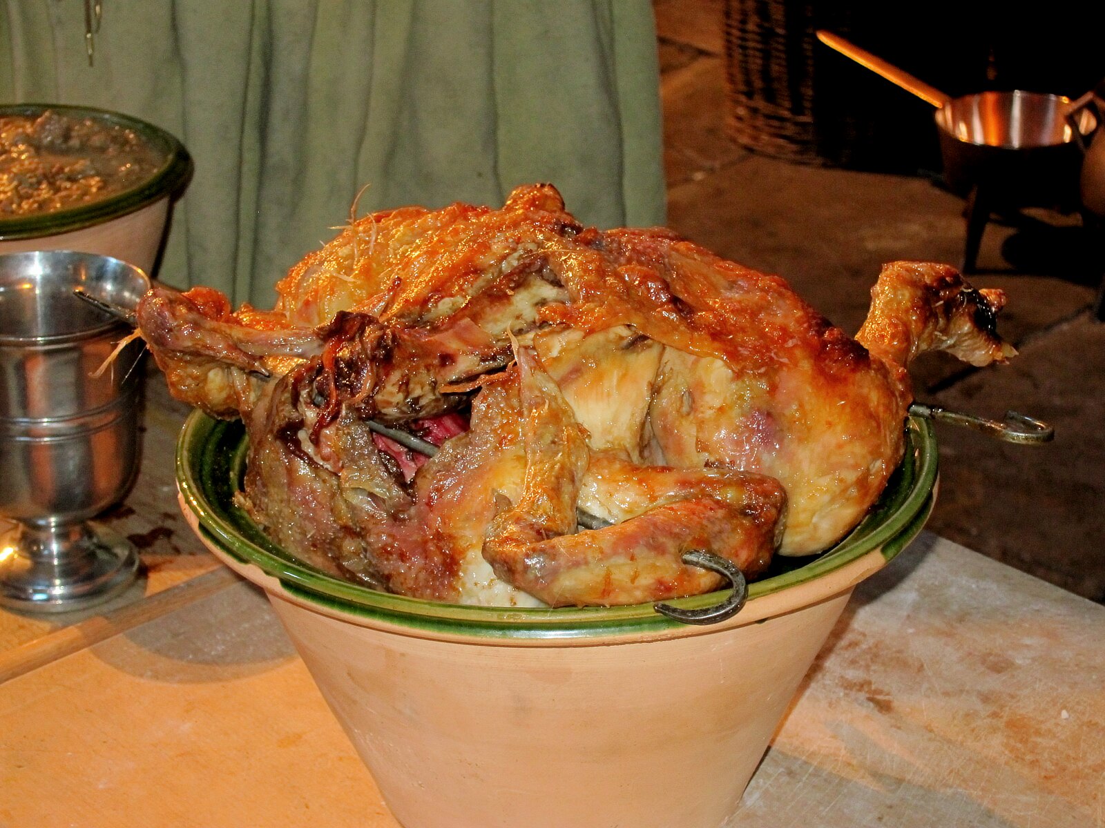 Chapon de Bresse rôti - Photo de Terry Love - 101Pairing.com