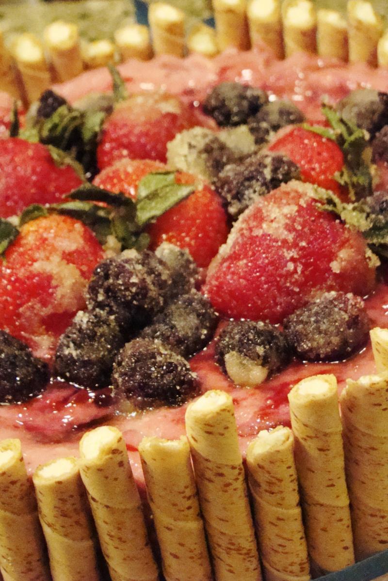 Charlotte aux fruits rouges - Photo de Vegan Feast Catering - 101Pairing.com