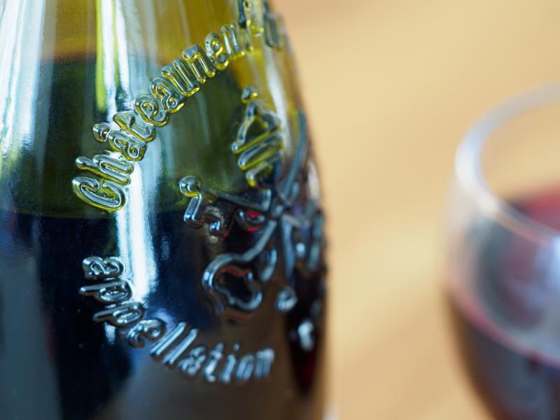 Châteauneuf-du-Pape Rouge - Vins tranquilles rouges - Photo de Brett Jordan - 101Pairing.com