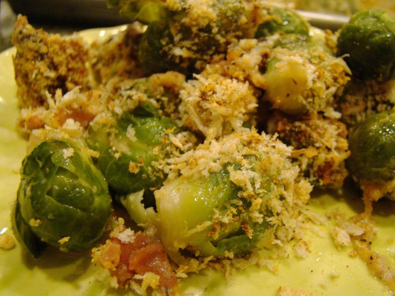 Choux de Bruxelles au gratin - Photo de Vegan Feast Catering - 101Pairing.com