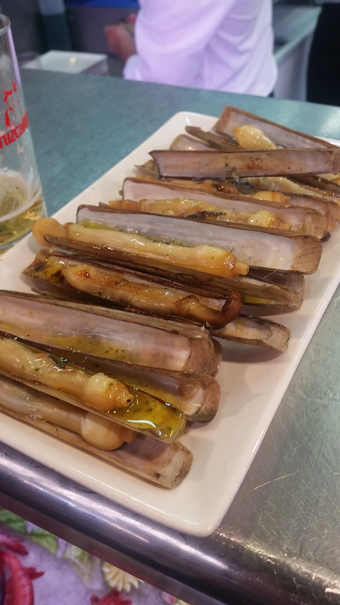 Couteaux à la plancha aux herbes - Photo de Javi Vte Rejas - 101Pairing.com