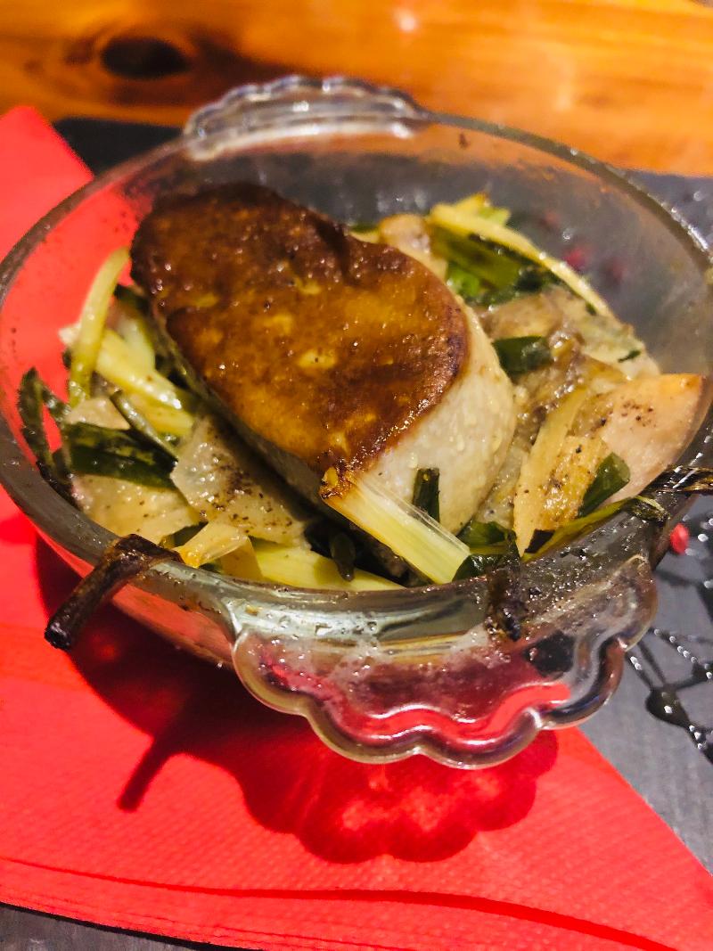 Escalope de foie gras de canard à la poêle et à la cannelle - Photo de Tjeerd Wiersma - 101Pairing.com