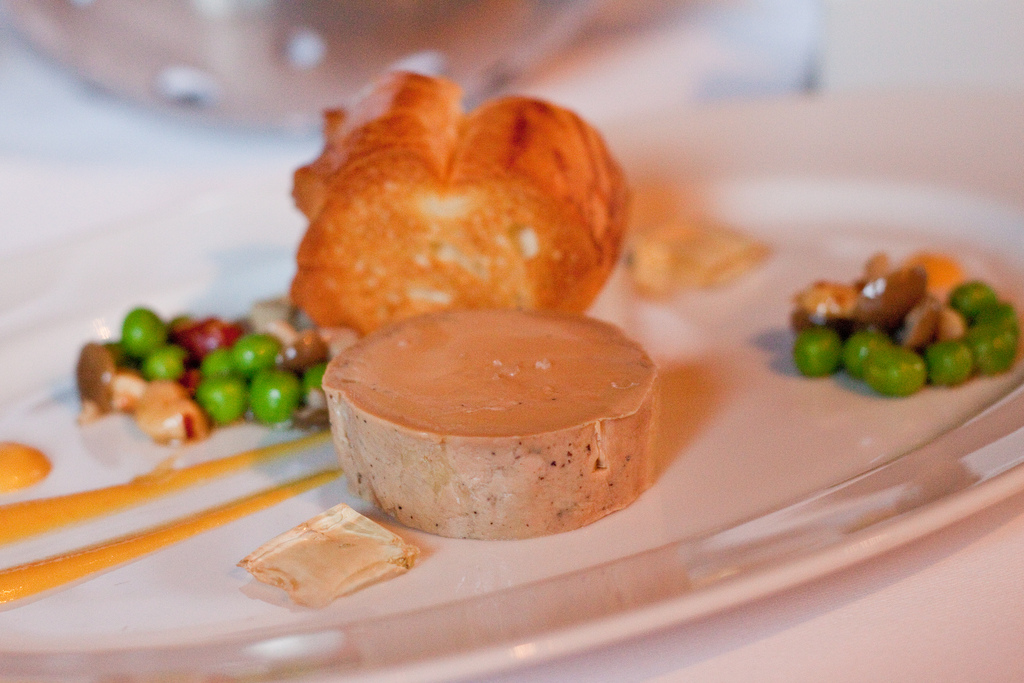 Foie gras d’oie au torchon - Photo de Kevin Tao - 101Pairing.com