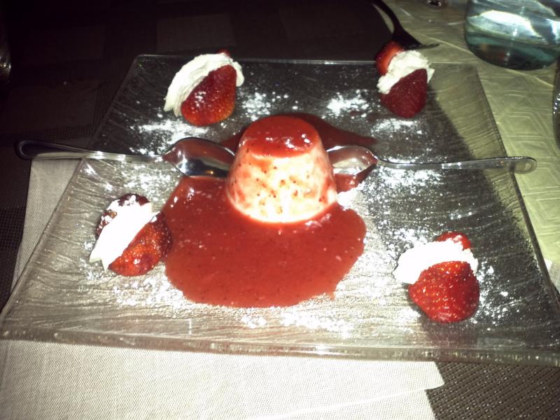 Panna cotta à la fraise - Photo de Dennis Howlett - 101Pairing.com