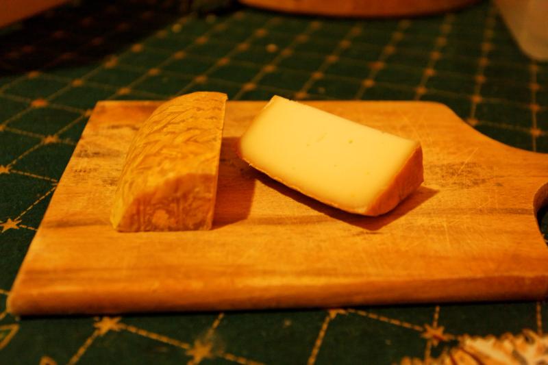 Fromage au lait de brebis basque - Photo de Daniel Panev - 101Pairing.com