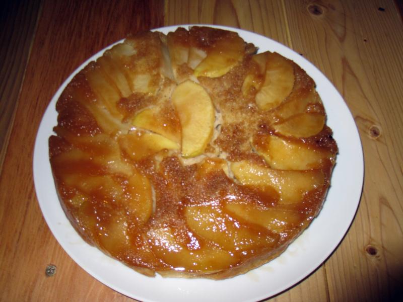 Gâteau renversé à la pomme - Photo de Karen and Brad Emerson - 101Pairing.com