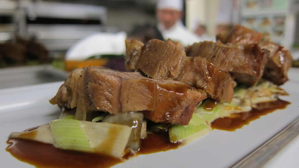 Jarret de veau aux légumes - Photo de Pan Pacific - 101Pairing.com