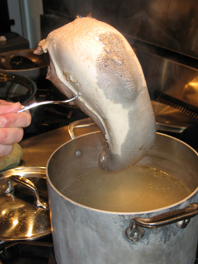 Langue de bœuf sauce ravigote - Photo de Charles Haynes - 101Pairing.com