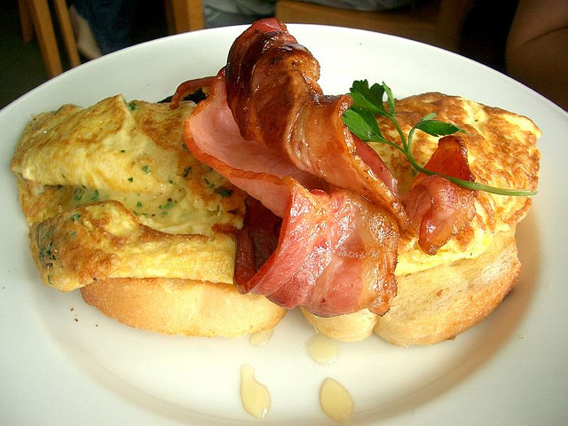 Omelette au fromage et au jambon - Photo de Alpha - 101Pairing.com