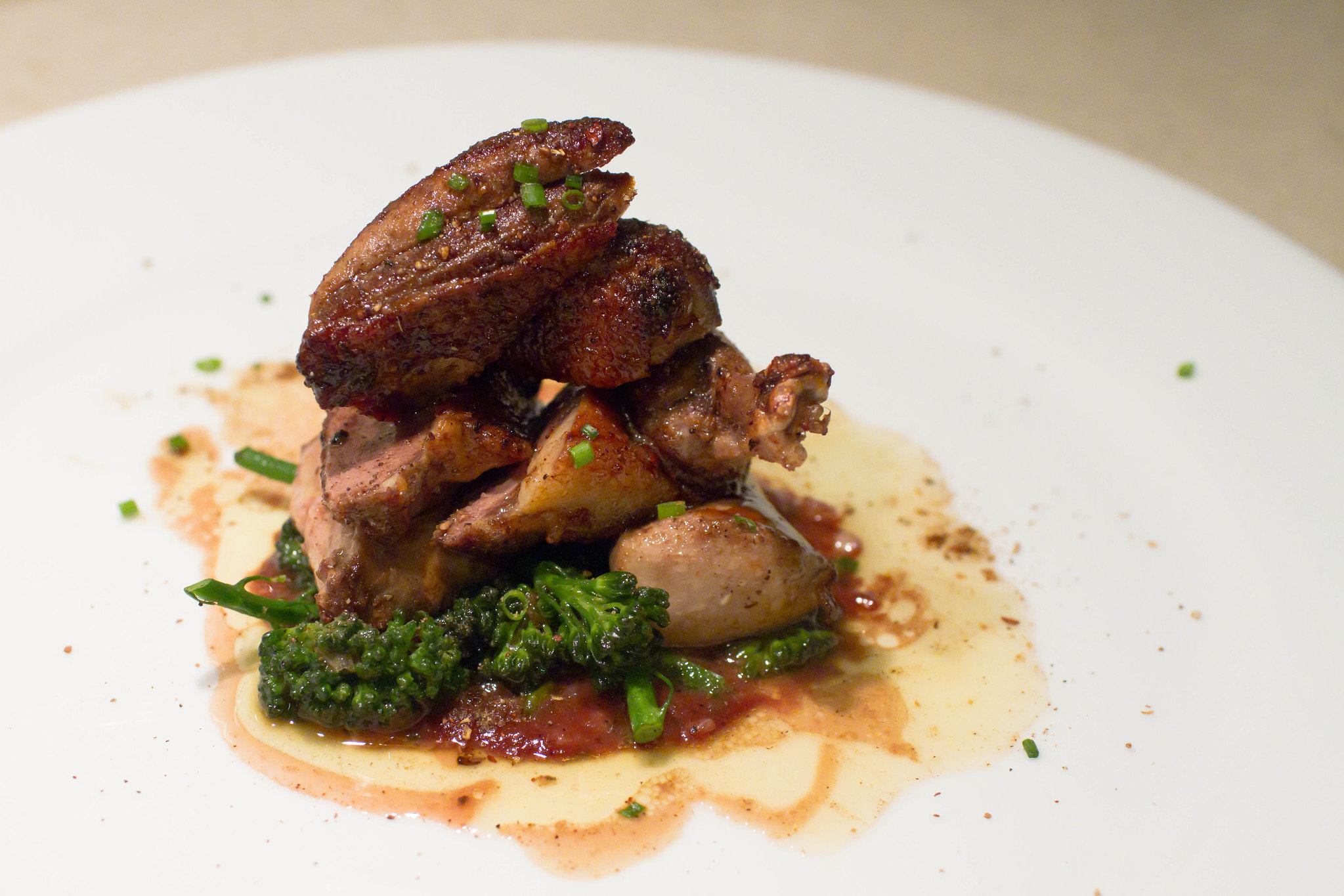 Pigeonneau au foie gras de canard - Photo de Steve Dunham - 101Pairing.com