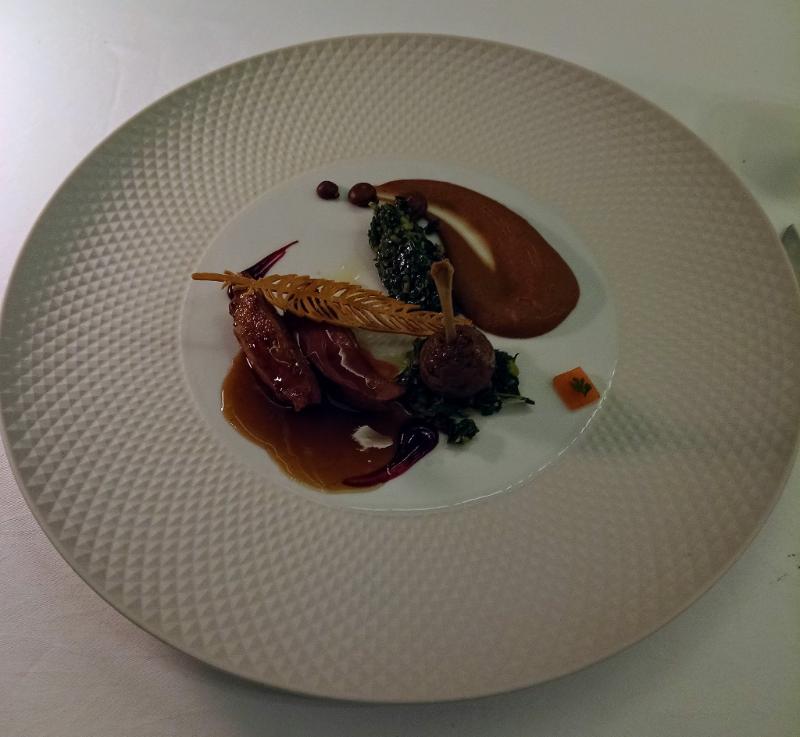 Pigeon rôti en cocotte aux marrons - Photo de Haydn Blackey - 101Pairing.com