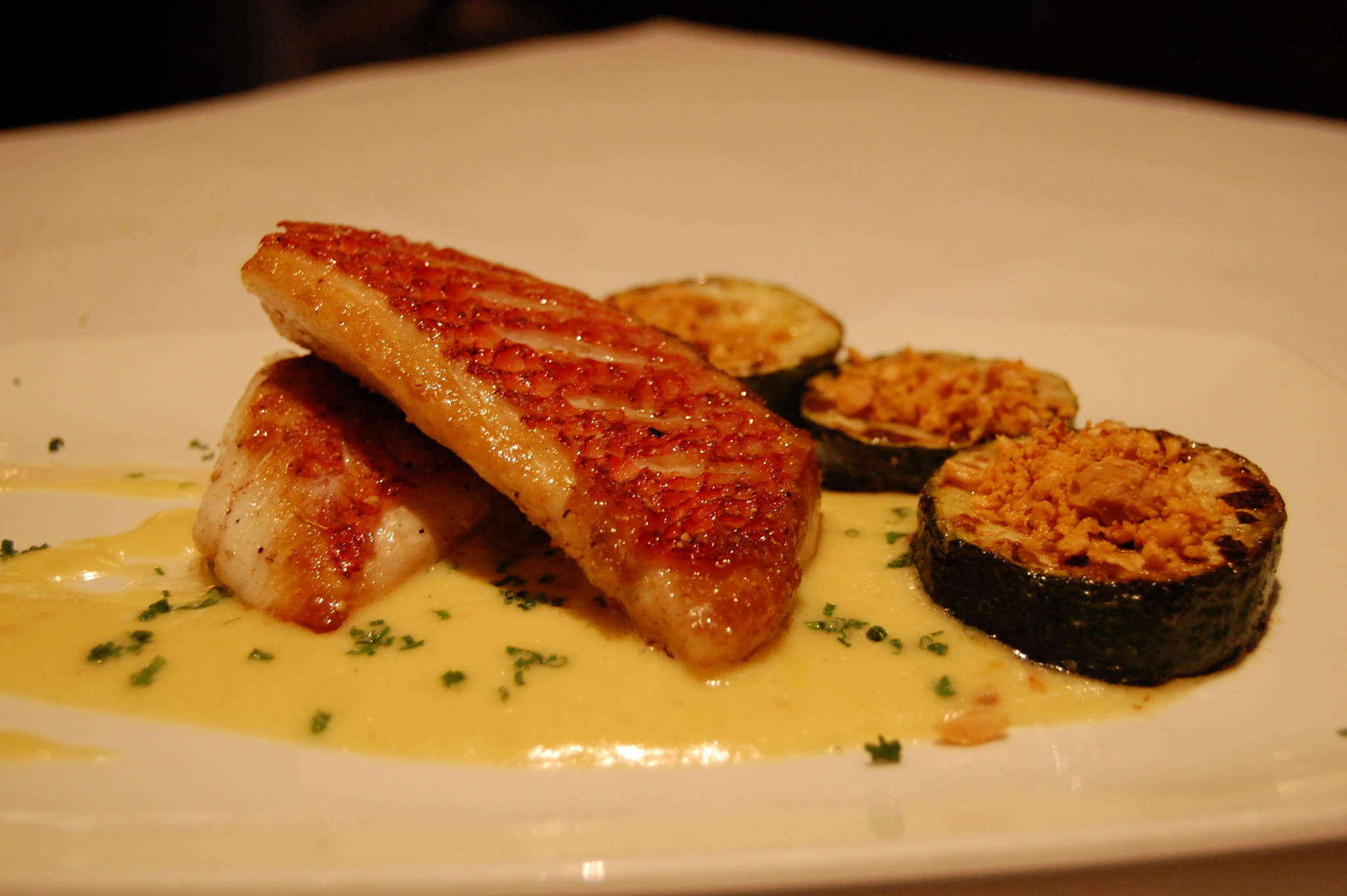 Cabillaud sauce hollandaise - Photo de stu_spivack - 101Pairing.com