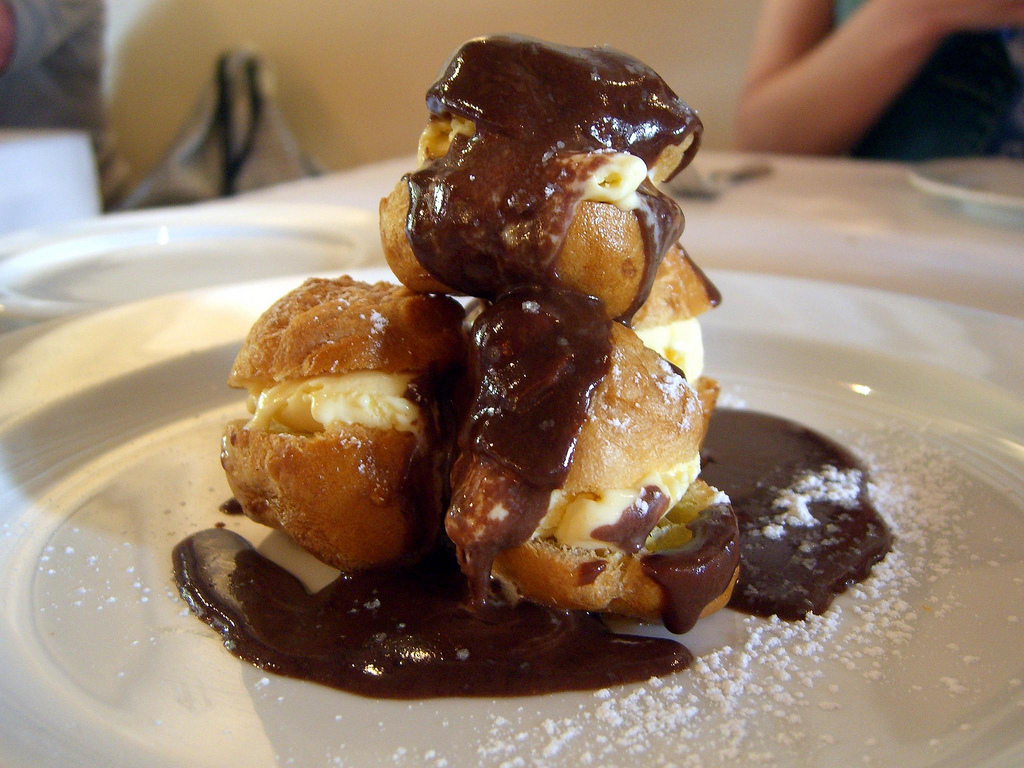 Croquembouche au chocolat - Photo de Alpha - 101Pairing.com