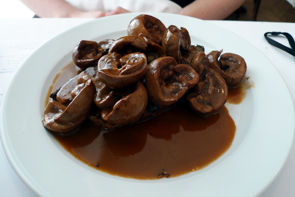 Rognons d’agneau au vin rouge - Photo de Ewan Munro - 101Pairing.com