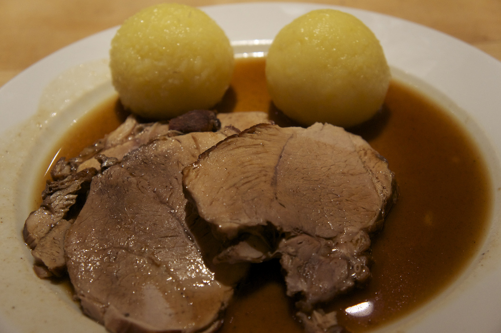 Rôti de porc avec des pommes duchesse - Photo de Joselu Blanco - 101Pairing.com