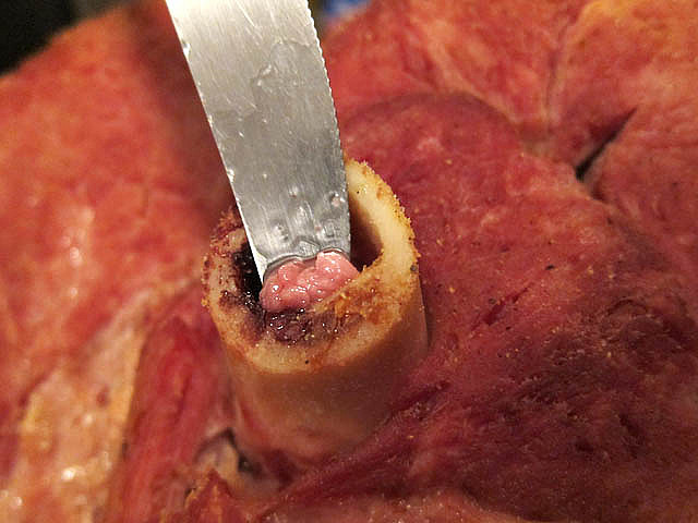 Rouelle de porc aux mogettes - Photo de Jason Lam - 101Pairing.com