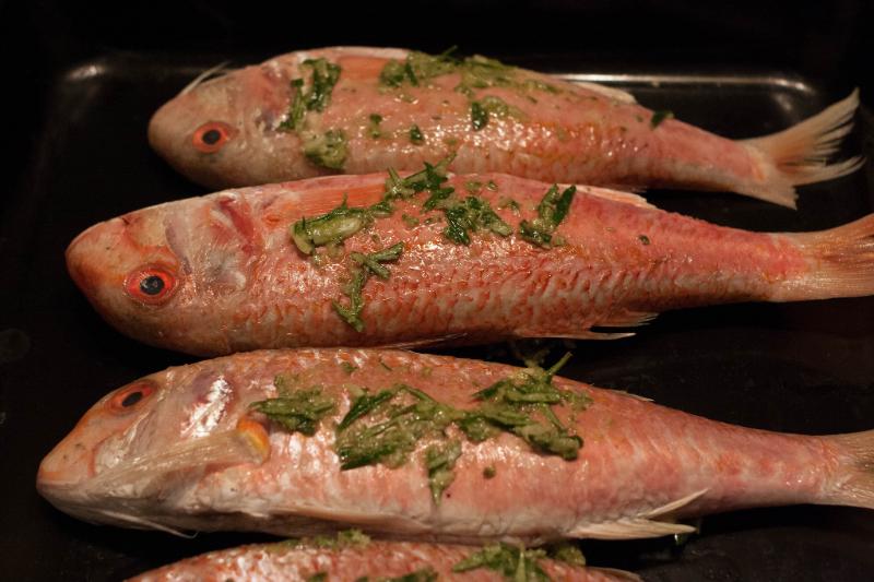 Rouget au caviar d’aubergines - Photo de Adrian Scottow - 101Pairing.com