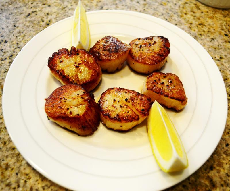 Coquilles Saint-Jacques au beurre - Photo de Ben Stiefel - 101Pairing.com