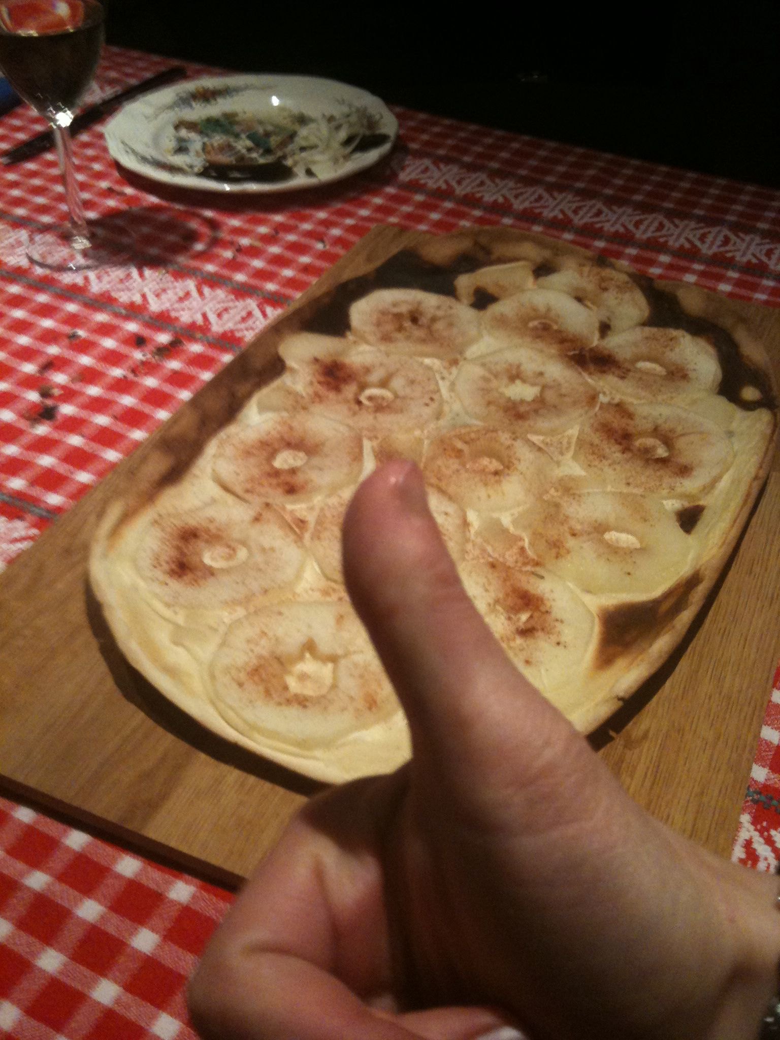 Tarte flambée à la pomme - Photo de Joel Bez - 101Pairing.com