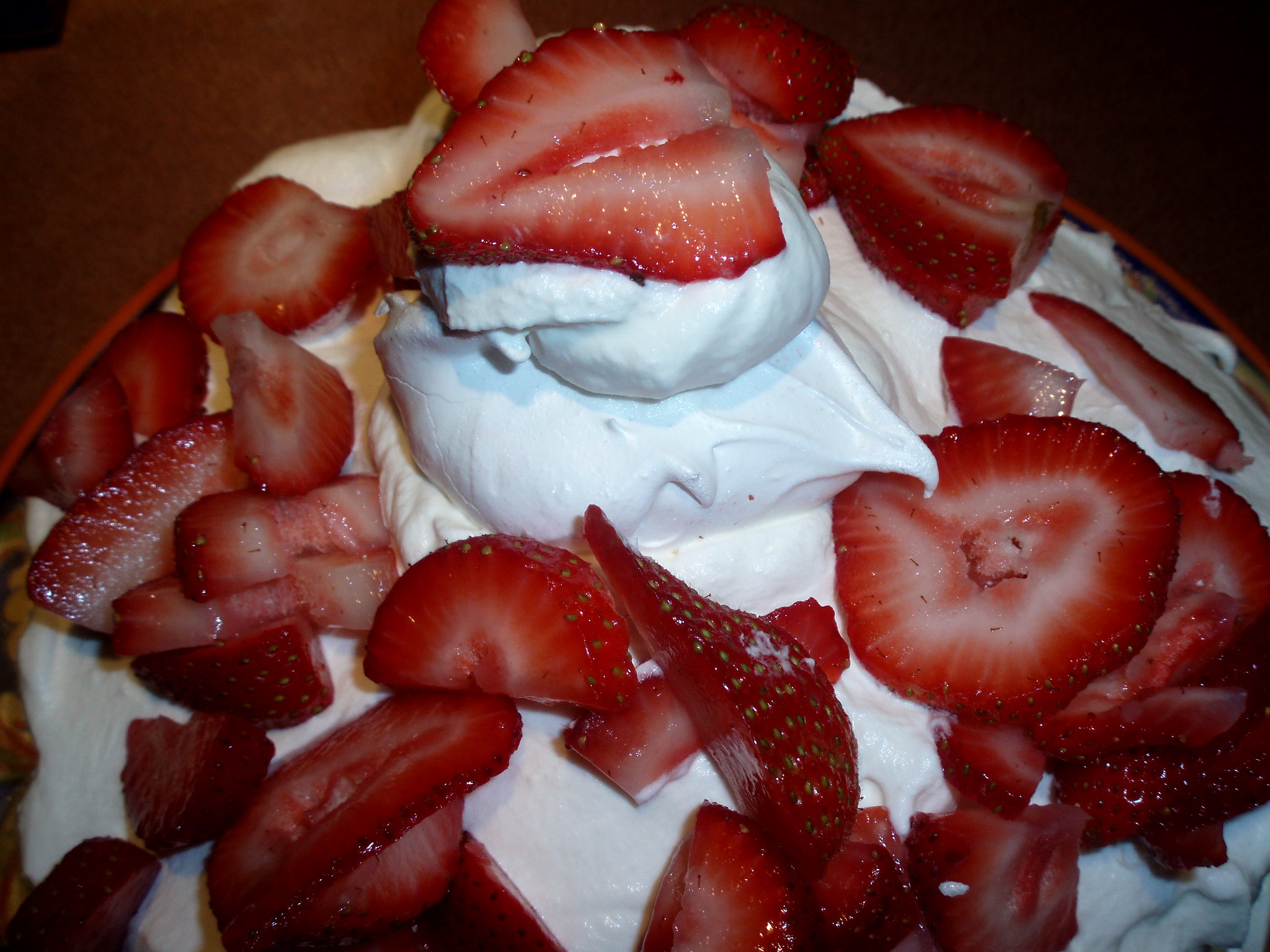 Gâteau meringué à la fraise - Photo de Laura Blankenship - 101Pairing.com