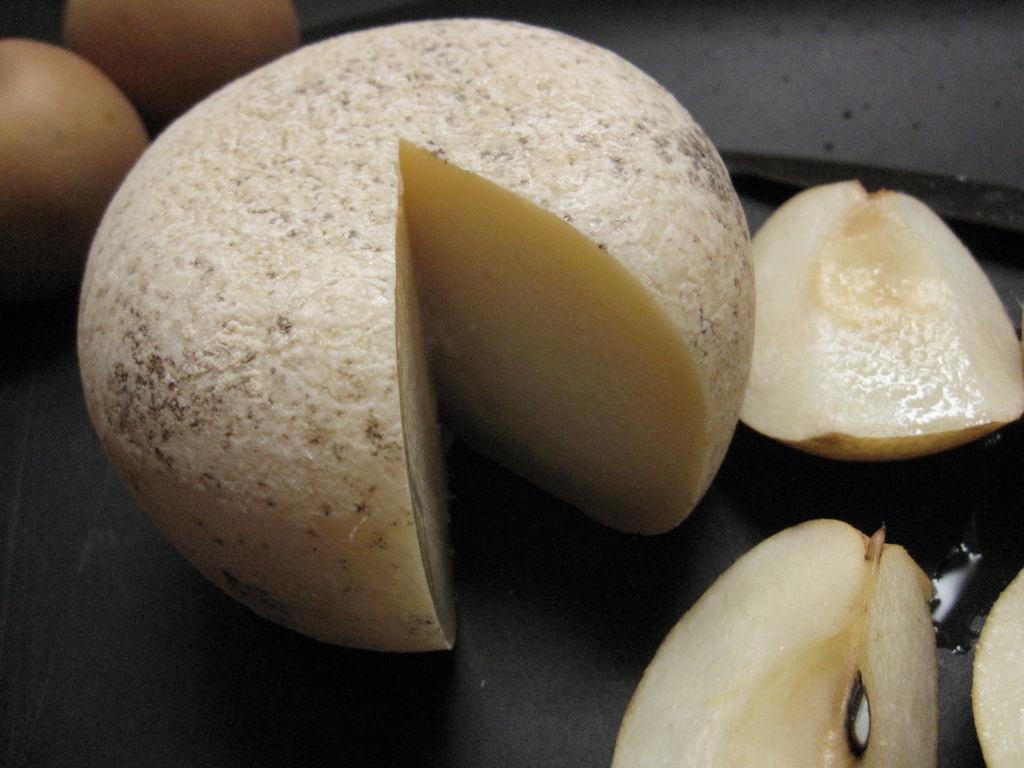 Tomme de chèvre - Photo de Tenaya Darlington - 101Pairing.com