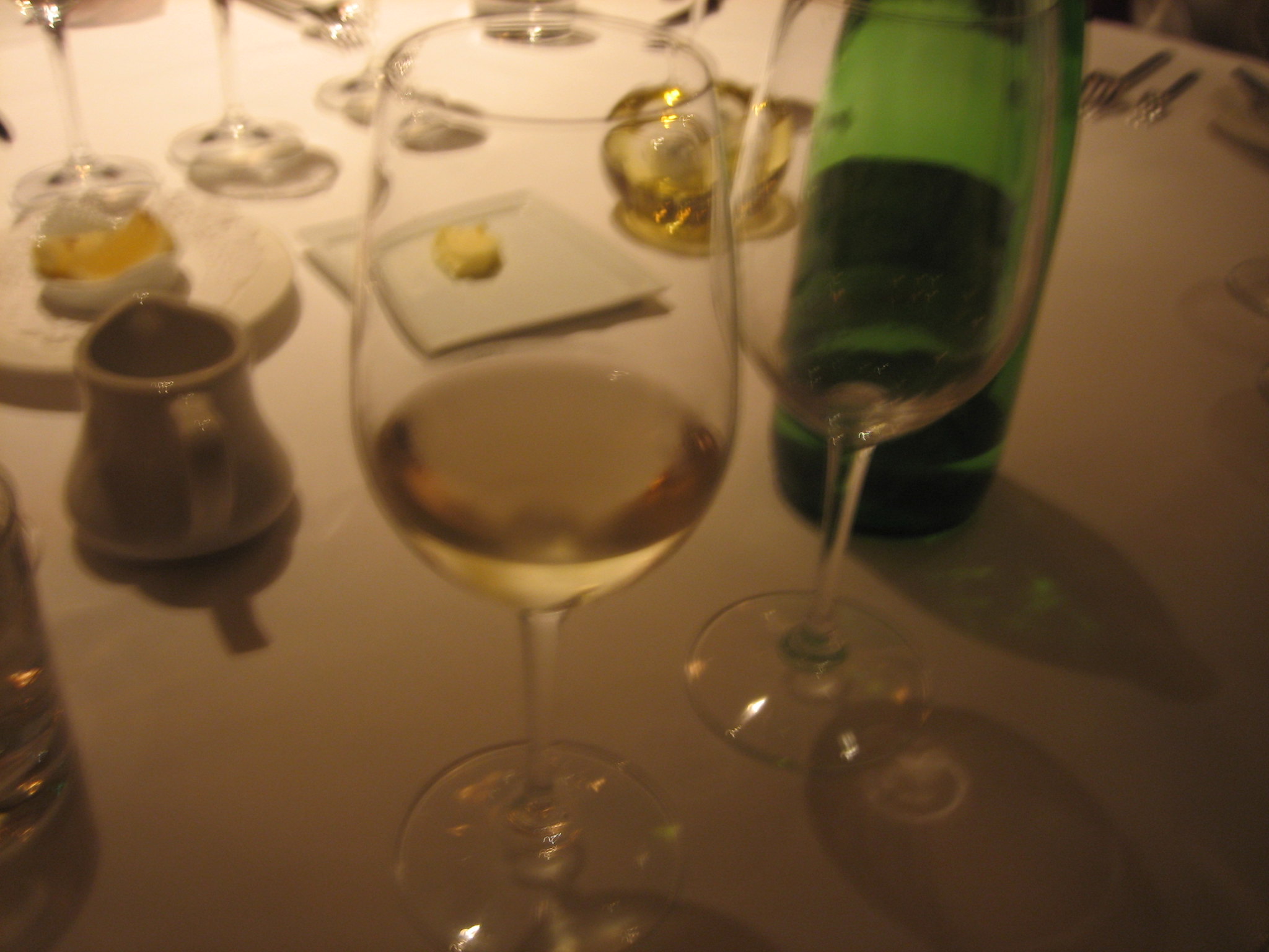 Côtes du Rhône Villages Roaix Blanc - Vins tranquilles blancs - Photo de Maciej Stachowiak - 101Pairing.com