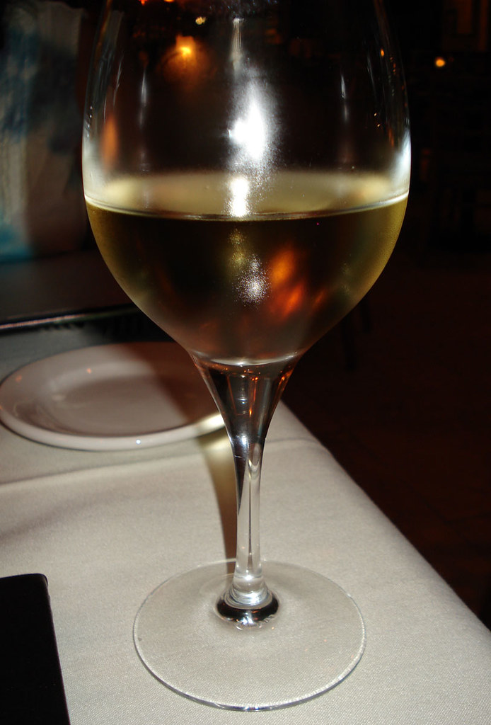 Morey-Saint-Denis Premier cru Monts Luisants Blanc - Vins tranquilles blancs - Photo de genpink - 101Pairing.com