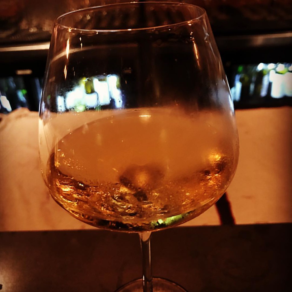 Muscadet Coteaux de la Loire Sur lie - Vins tranquilles blancs - Photo de Mark Fusco - 101Pairing.com