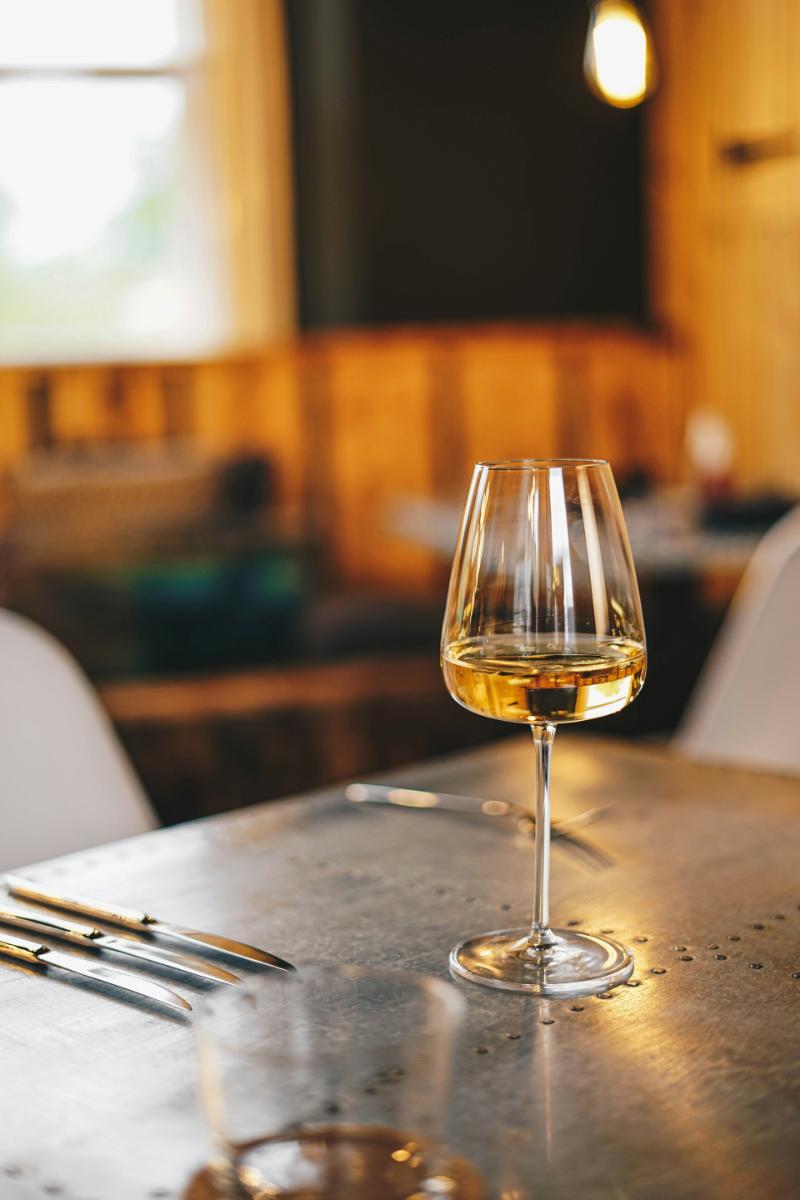 Alsace Grand cru Zinnkoepflé Riesling Sélection de grains nobles - Vins moelleux et liquoreux blancs - Photo de Ambitious Studio* | Rick Barrett - 101Pairing.com