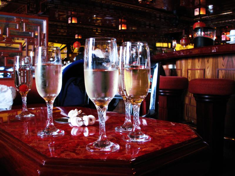 Crémant d’Alsace Rosé Demi-sec - Vins effervescents rosés - Photo de Rennett Stowe - 101Pairing.com