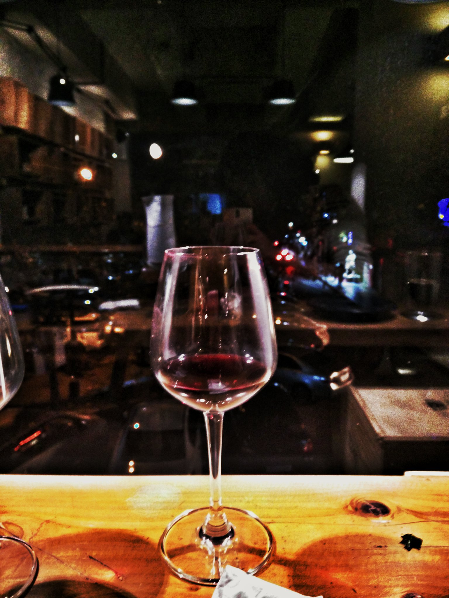 Savigny lès Beaune Rouge - Vins tranquilles rouges - Photo de meenakshi madhavan - 101Pairing.com