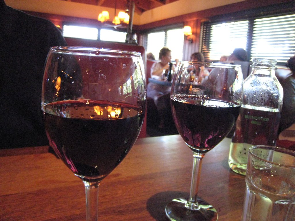 Vin de Savoie Chautagne Rouge - Vins tranquilles rouges - Photo de Neeta Lind - 101Pairing.com